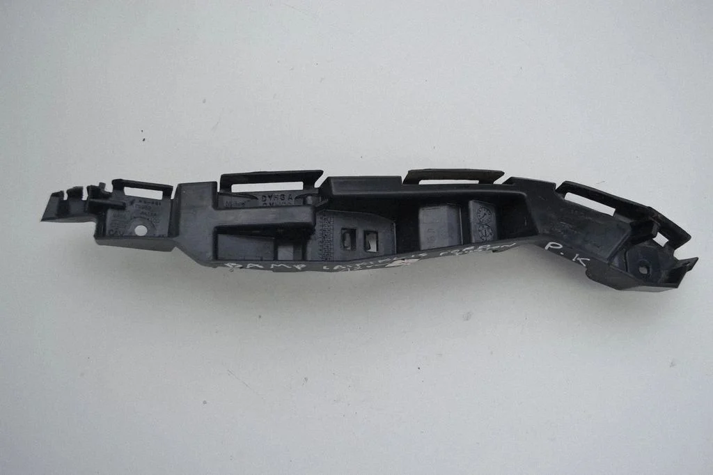 Front bumper mounting bracket – Ford Fusion (2006-2012), left