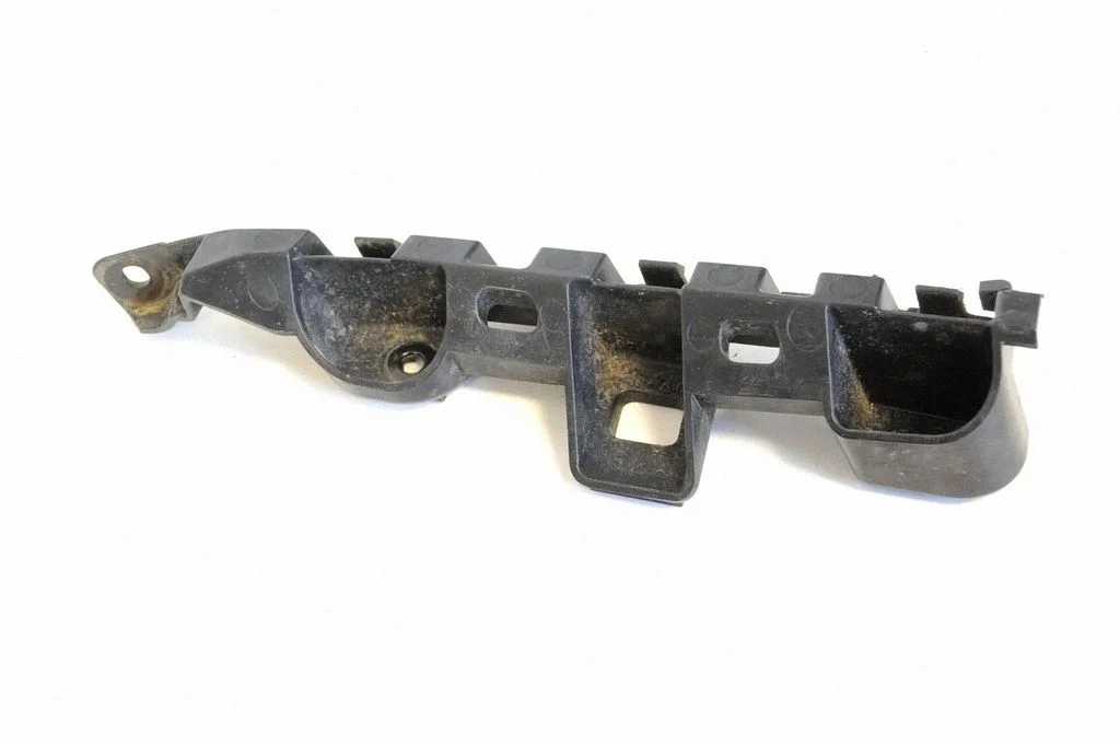 Priekšējā bampera turētājs 3AA807184