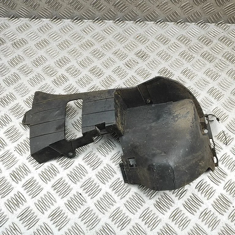 Priekšējā bampera apdares josla A1668850024