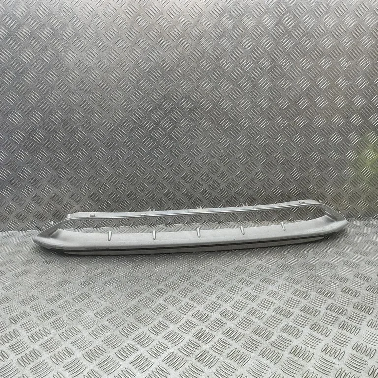 Front bumper lip 31455490