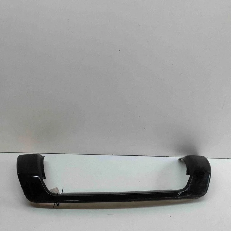 Front bumper splitter molding BJ3217979A