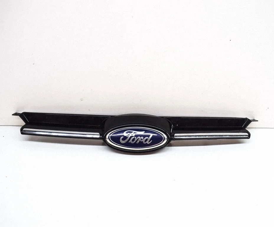 Front bumper upper radiator grill – Ford Focus (2010-2017)