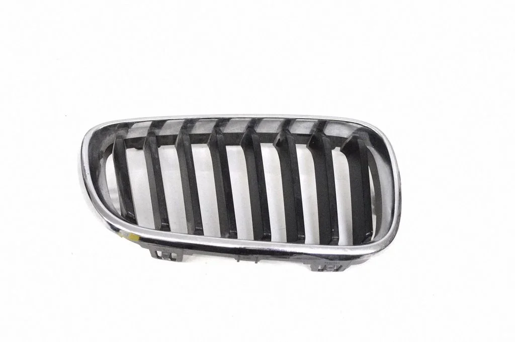 Front bumper upper radiator grill – BMW 2 Series F22 F23 (2013-2017)