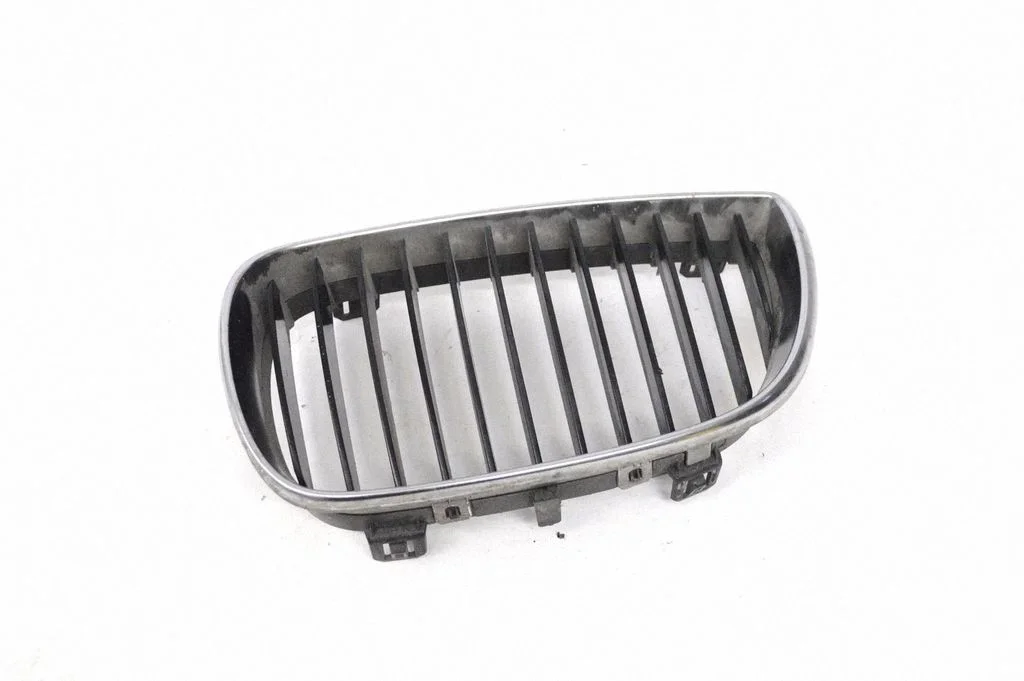Atrapa górna (grill) – BMW Seria 1 E81 E87 (2004-2011)