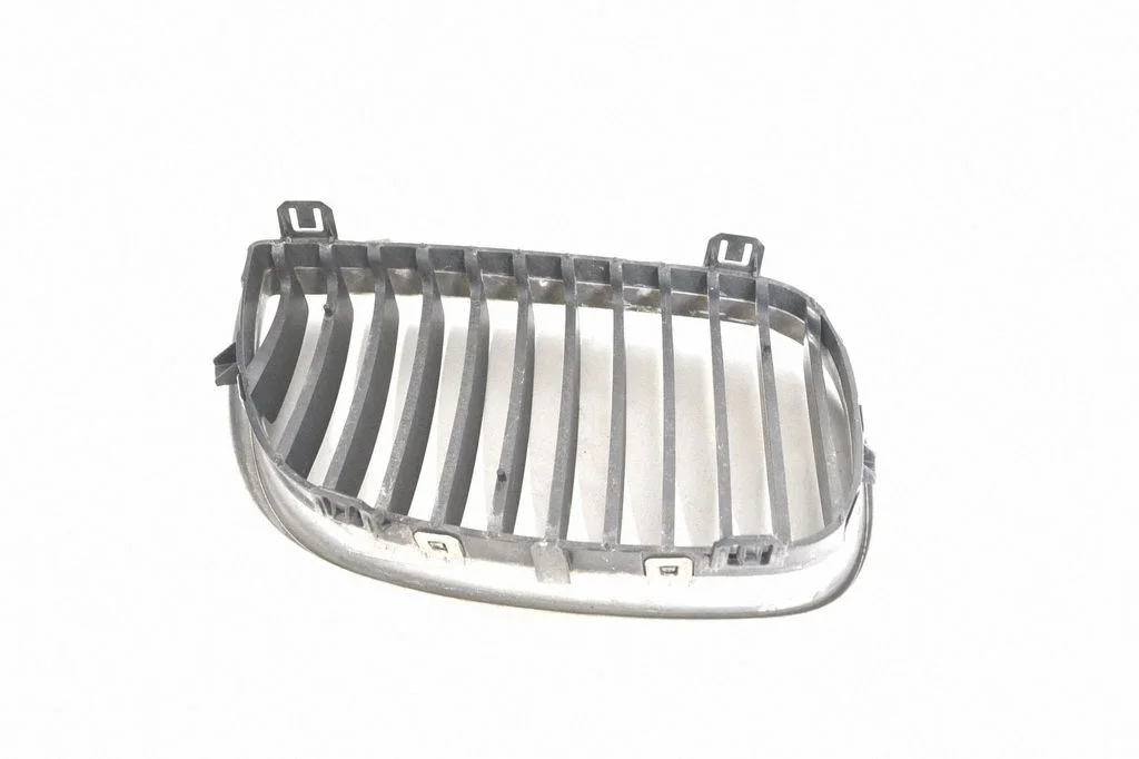 Atrapa górna (grill) – BMW Seria 1 E81 E87 (2004-2011)
