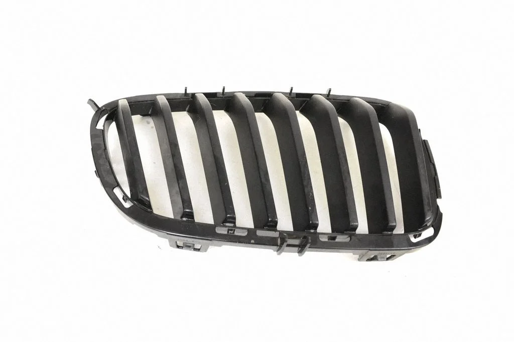 Front bumper upper radiator grill – BMW 2 Series F22 F23 (2013-2017)