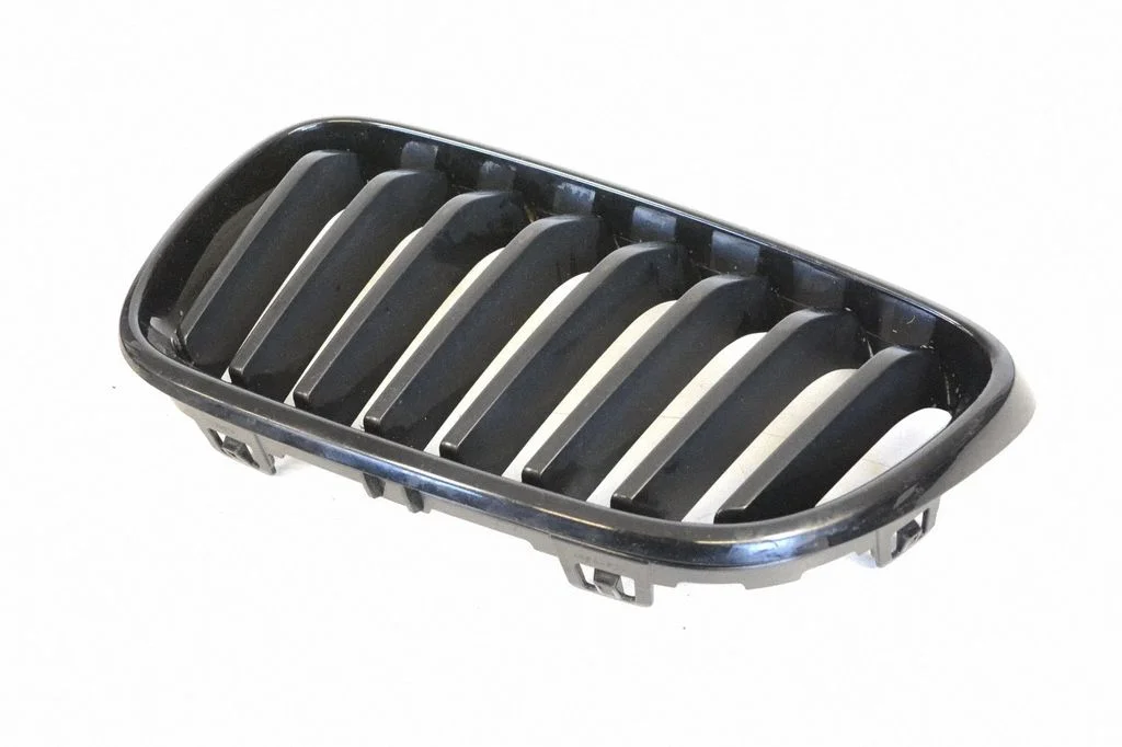 Front bumper upper radiator grill – BMW 2 Series F22 F23 (2013-2017)