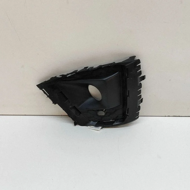Miglas lukturu apdare/reste 8W6807682T