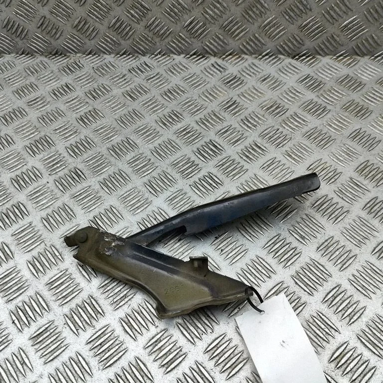 Engine bonnet/hood hinges F54004KJMA