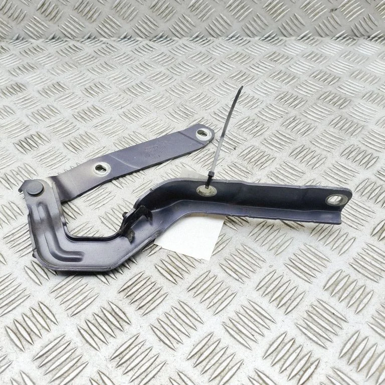 Engine bonnet/hood hinges 89A823301