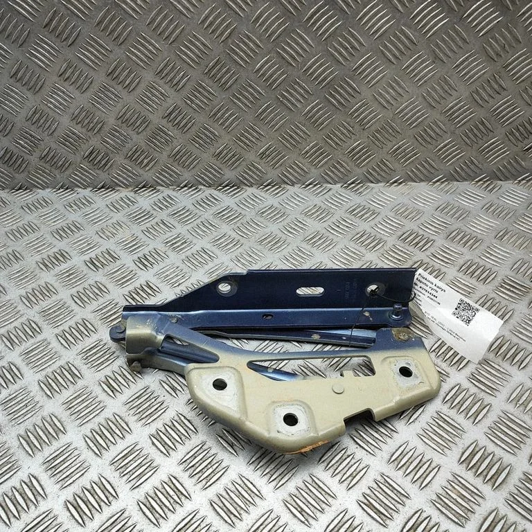 Motora pārsega eņģe (-es) EKEA8402610A