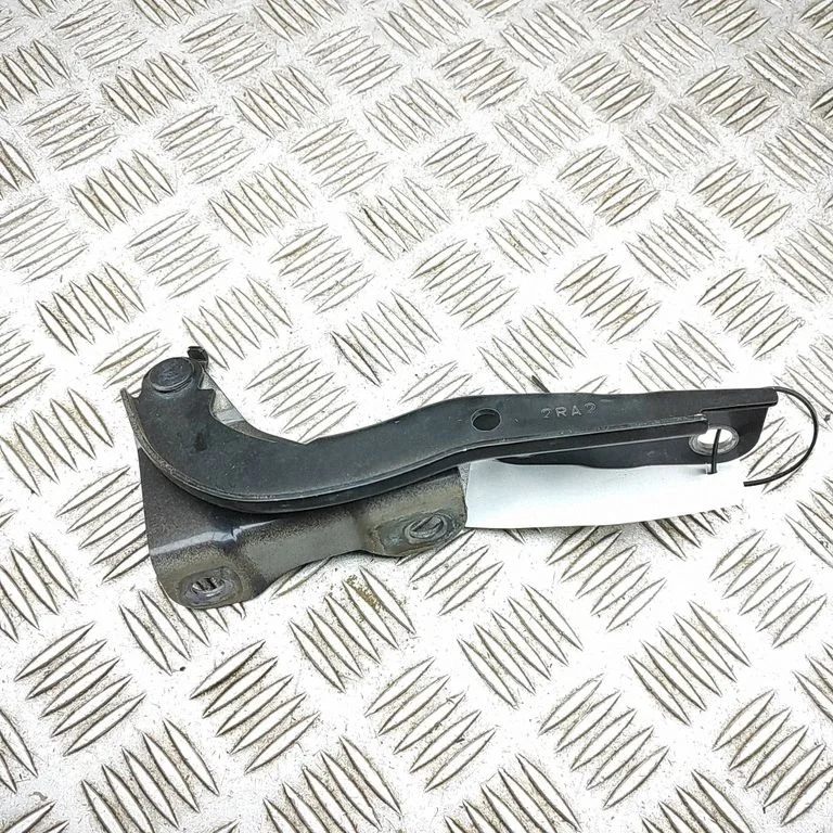 Mootorikapoti hinged 5905A180