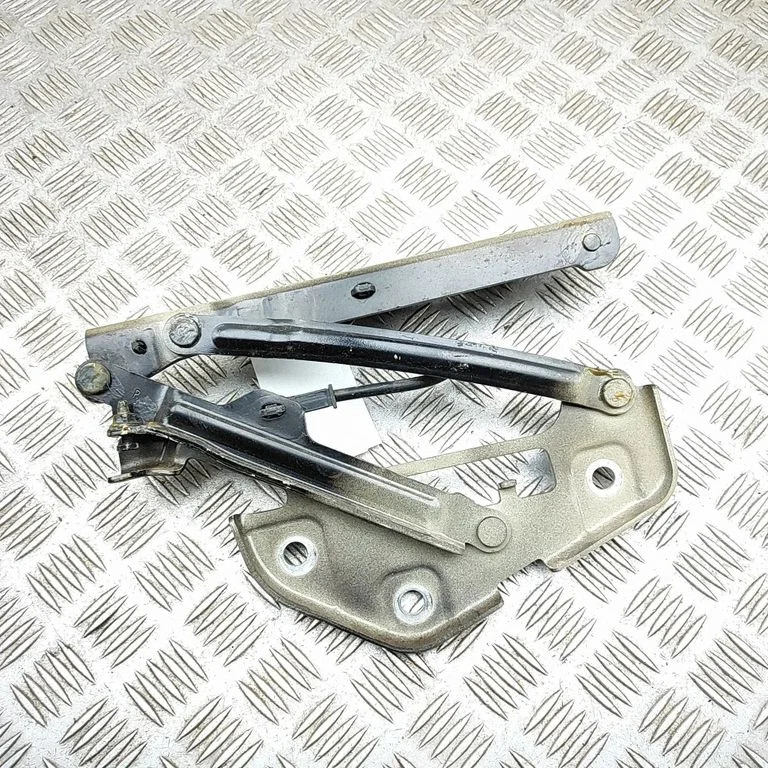 Engine bonnet/hood hinges EKEA8402619A