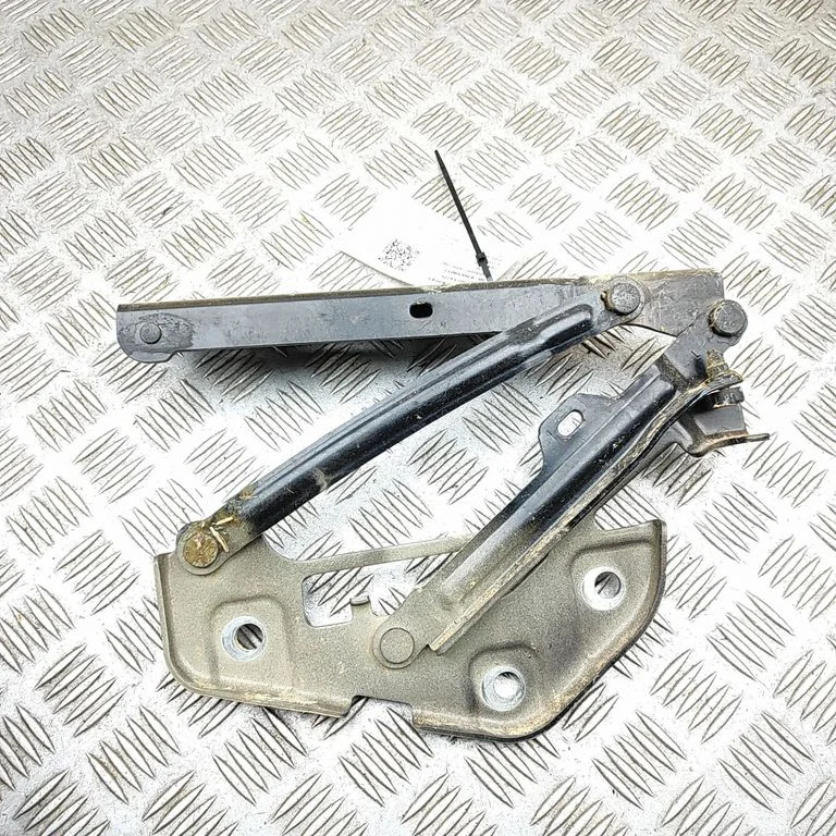 Engine bonnet/hood hinges EKEA8402610A