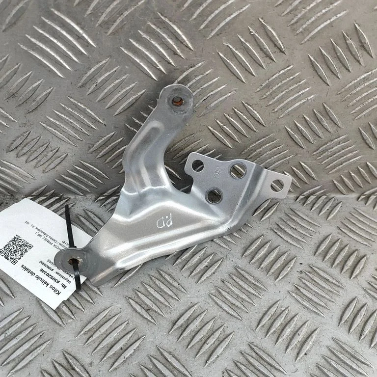 Engine bonnet/hood hinges – Toyota Prius (XV60) (2023-)