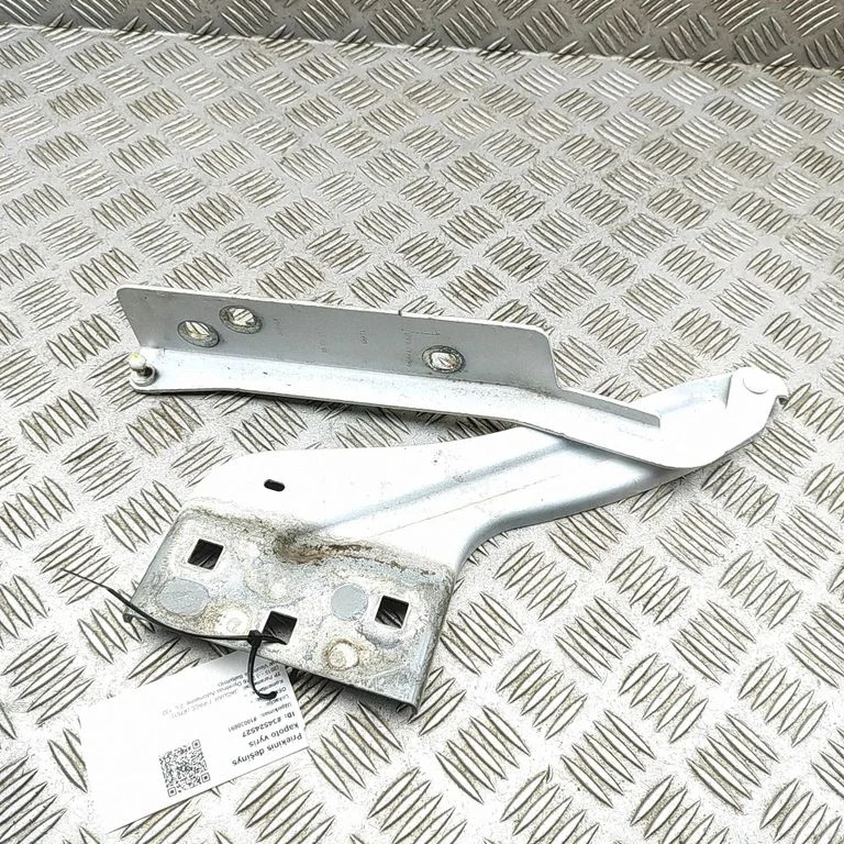 Motora pārsega eņģe (-es) HK8316801
