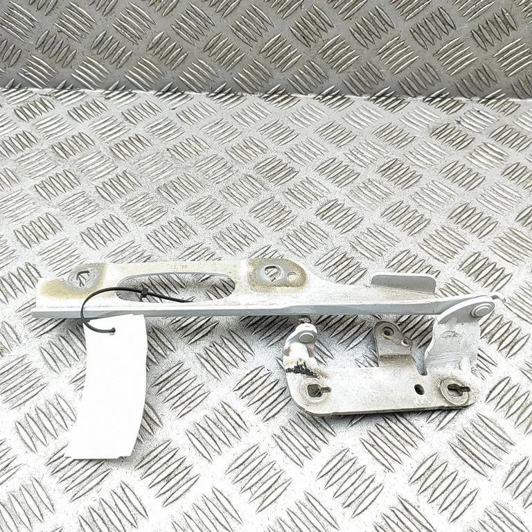 Mootorikapoti hinged 99151115103