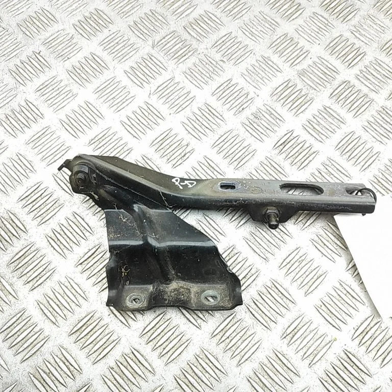 Mootorikapoti hinged 8R0823302A