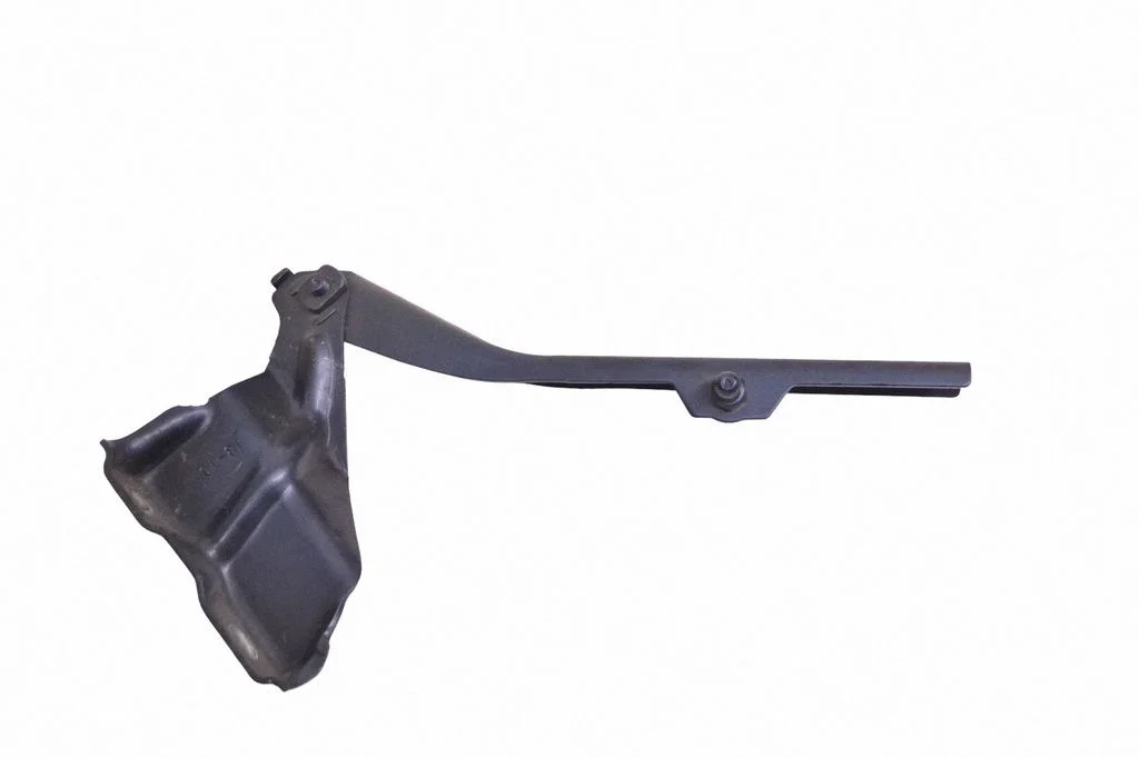 Engine bonnet/hood hinges 8R0823302A