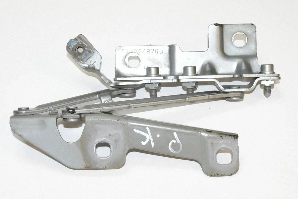 Engine bonnet/hood hinges – Opel Insignia A (2008-2017)