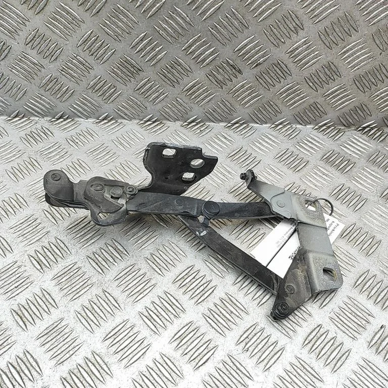 Mootorikapoti hinged A1668800028