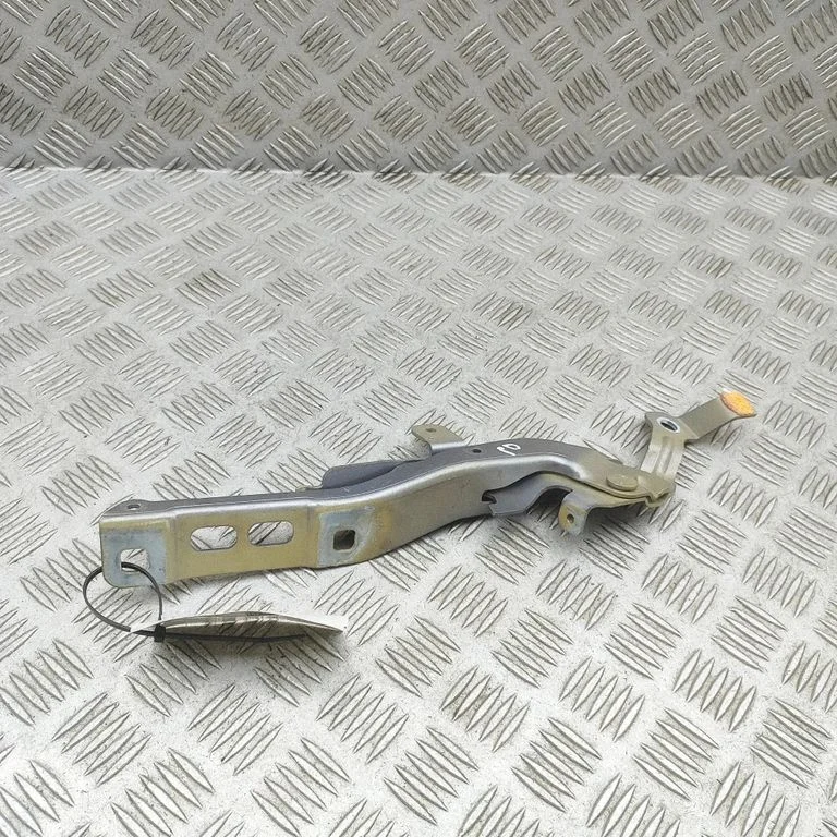 Engine bonnet/hood hinges 9839901380
