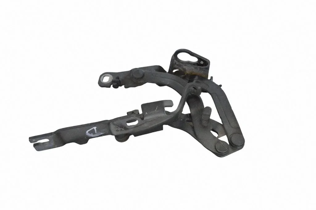 Motora pārsega eņģe (-es) YM17340080