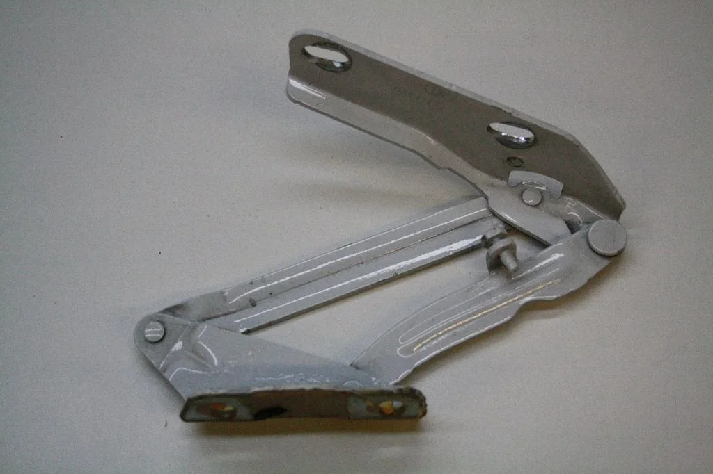 Mootorikapoti hinged – Mercedes-Benz Sprinter W906 (2006-2018)