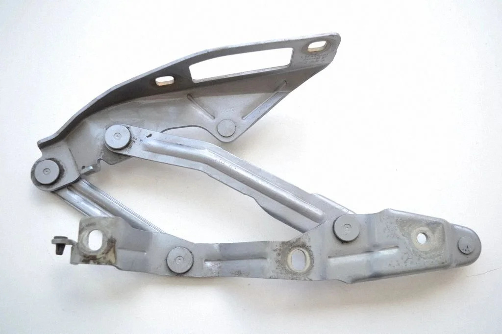 Engine bonnet/hood hinges – Audi TT Mk1 (1999-2006)