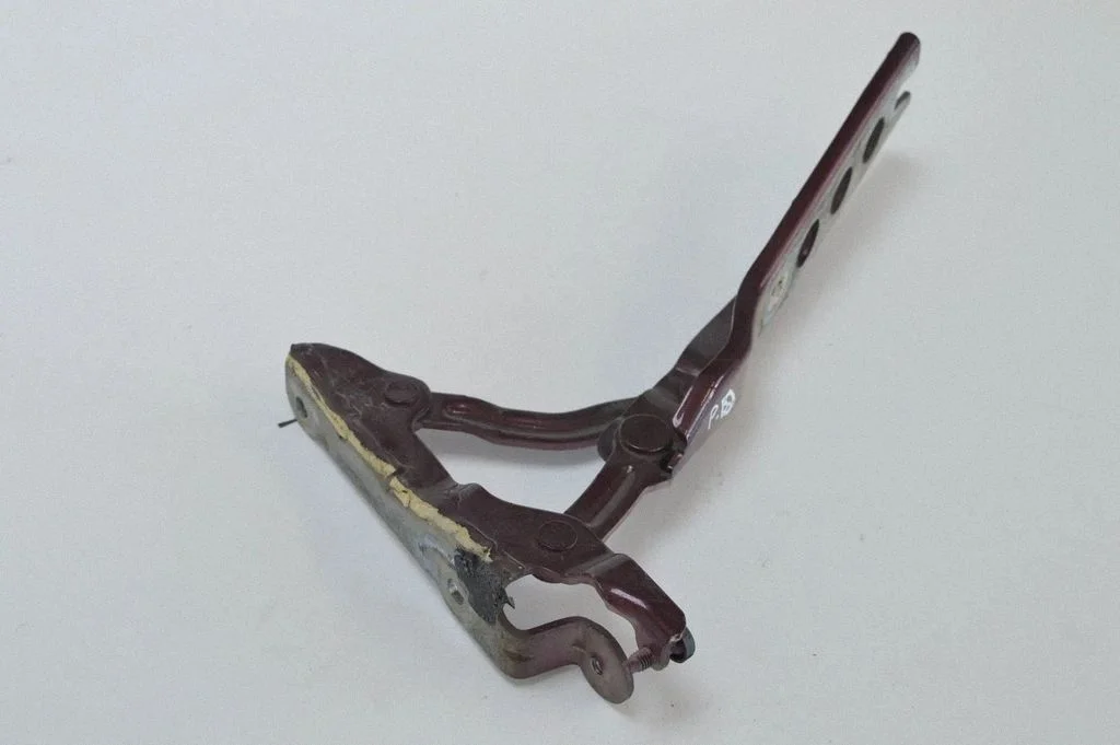 Engine bonnet/hood hinges – Skoda Octavia Mk2 (1Z) (2004-2013)