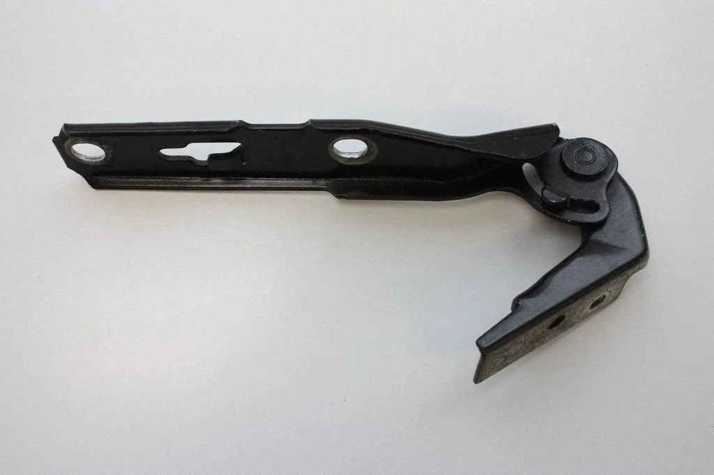 Engine bonnet/hood hinges – Audi A4 S4 B6 8E 8H (2001-2005)