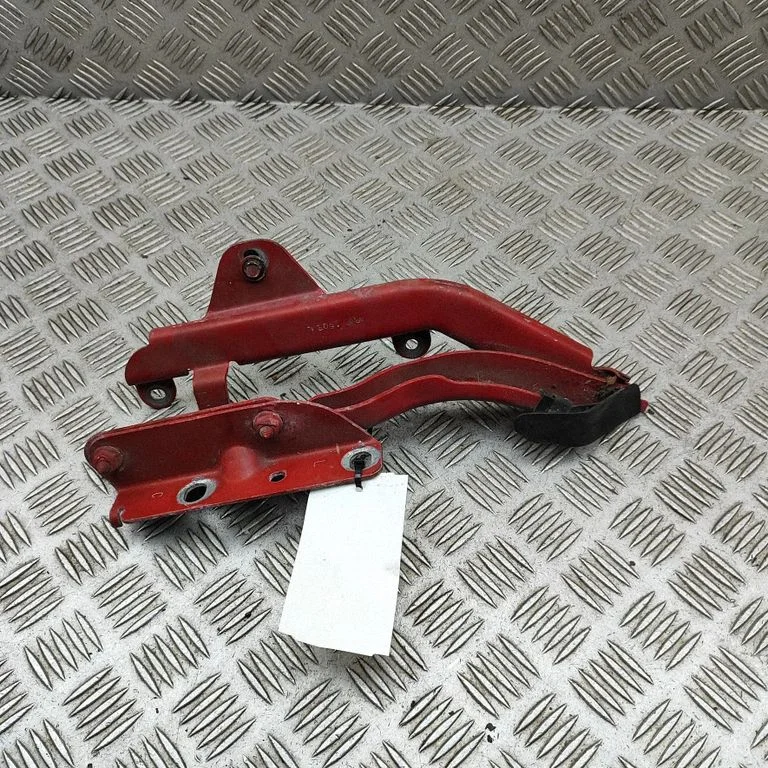 Motora pārsega eņģe (-es) 1024615