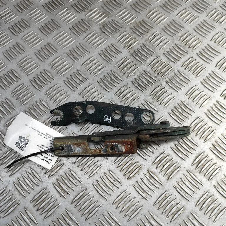 Mootorikapoti hinged 8203272