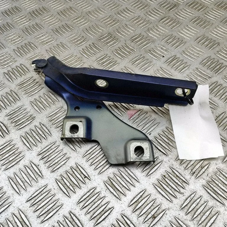 Engine bonnet/hood hinges 3G0823302