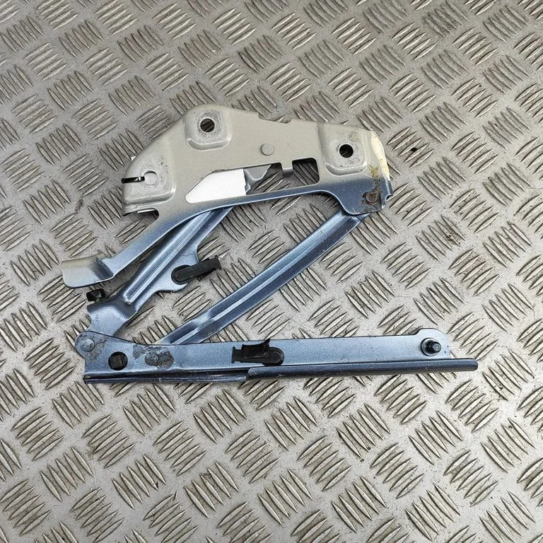 Engine bonnet/hood hinges EKEA8402619A