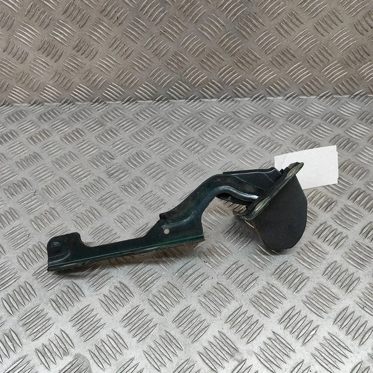 Motora pārsega eņģe (-es) 5L2416801AA