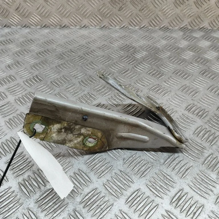 Engine bonnet/hood hinges – Porsche Cayenne (9PA) (2002-2010)