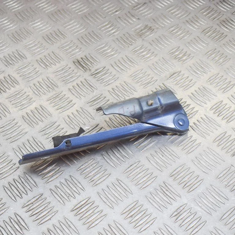 Motora pārsega eņģe (-es) 6R0823302E