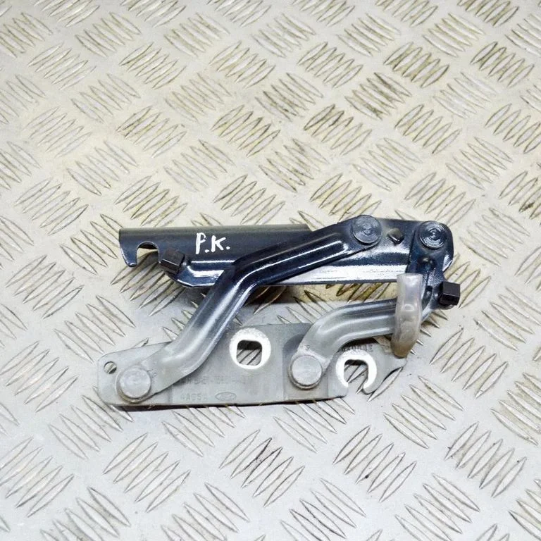 Motora pārsega eņģe (-es) 8A6116801AD
