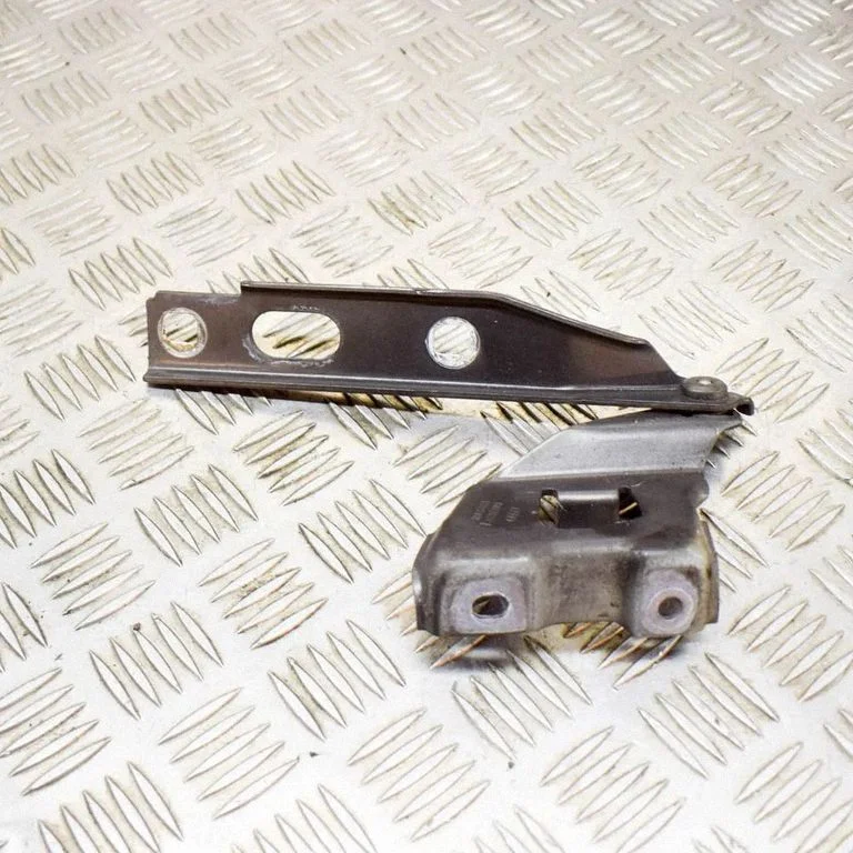 Motora pārsega eņģe (-es) 8T0323302E