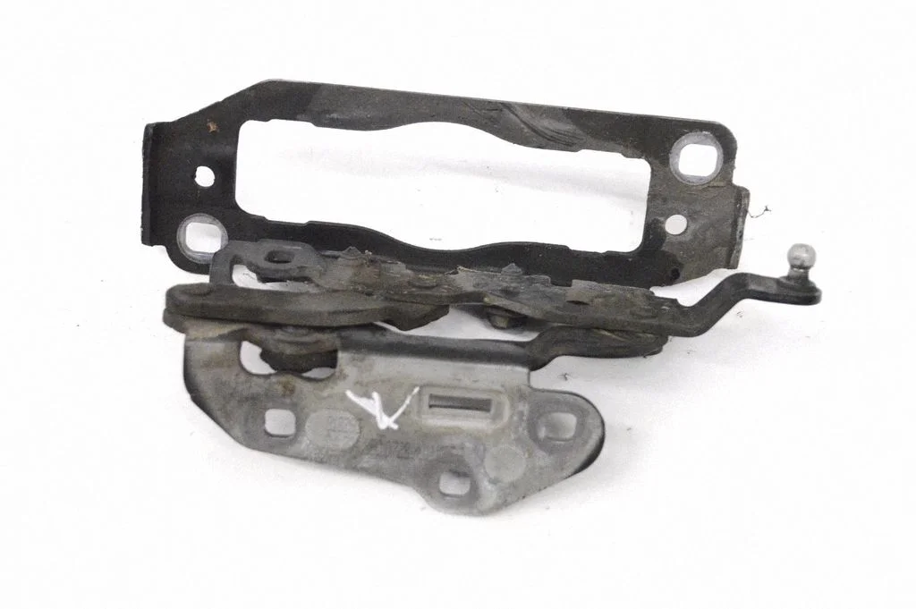 Mootorikapoti hinged – Mercedes-Benz C-klass AMG W204 (2007-2014)