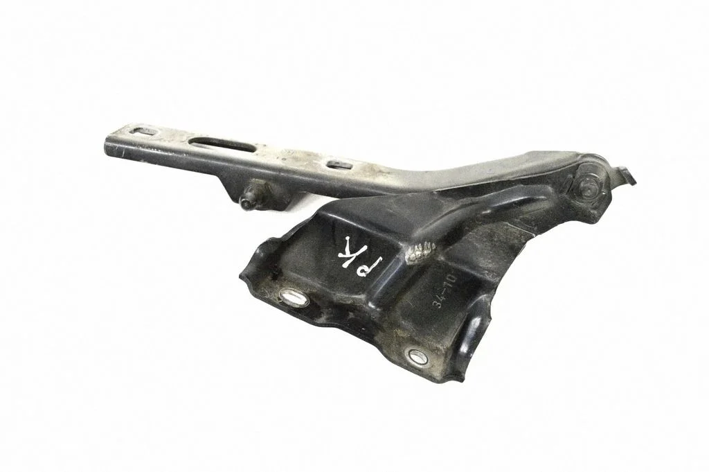 Motora pārsega eņģe (-es) 8R0823301A