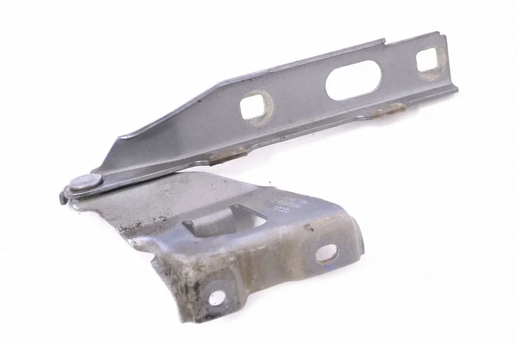 Motora pārsega eņģe (-es) 8T0823301B