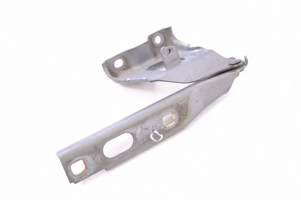 Motora pārsega eņģe (-es) 8T0823302B
