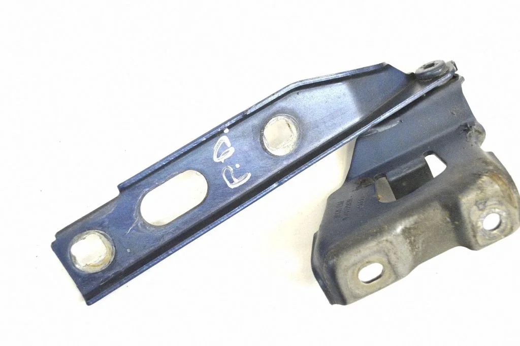 Motora pārsega eņģe (-es) 8K0823302D