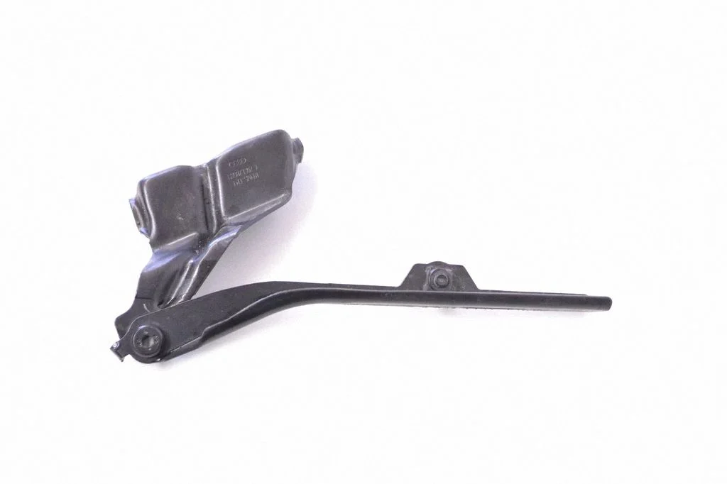 Motora pārsega eņģe (-es) 8R0823302A