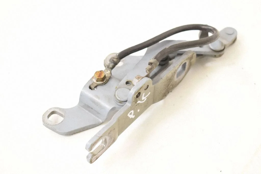 Engine bonnet/hood hinges 7115263