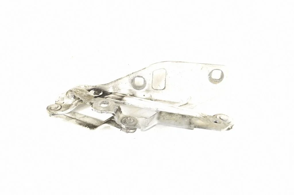 Motora pārsega eņģe (-es) 8J0823301H