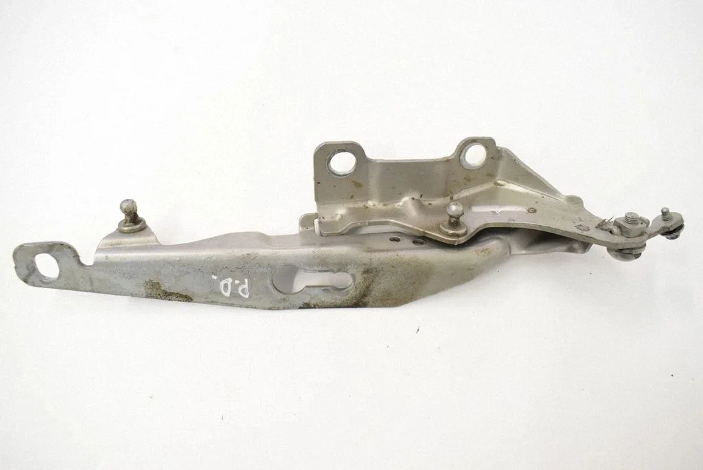 Engine bonnet/hood hinges – Volvo XC70 (2008-2013)