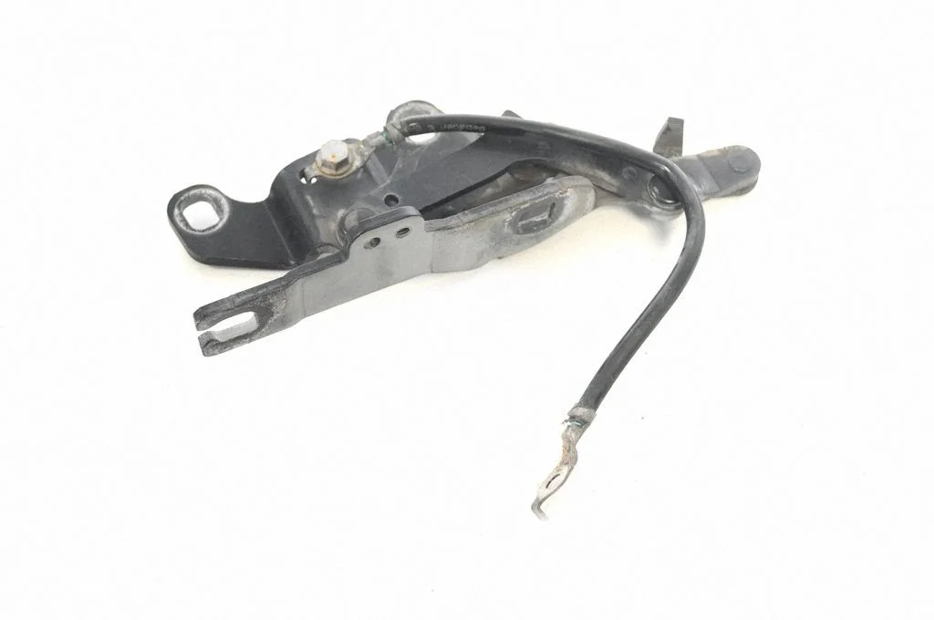 Engine bonnet/hood hinges – BMW 3 Series E92 E93 (2005-2014)